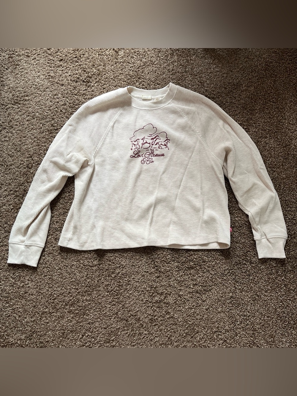 Levi's Cream Waffle-Knit Cropped Crew with Burgundy Logo